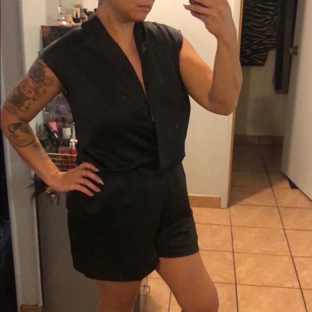 🌚MODCLOTH/ Satin Wrap Frt Romper w/ Lace Bk 🌚